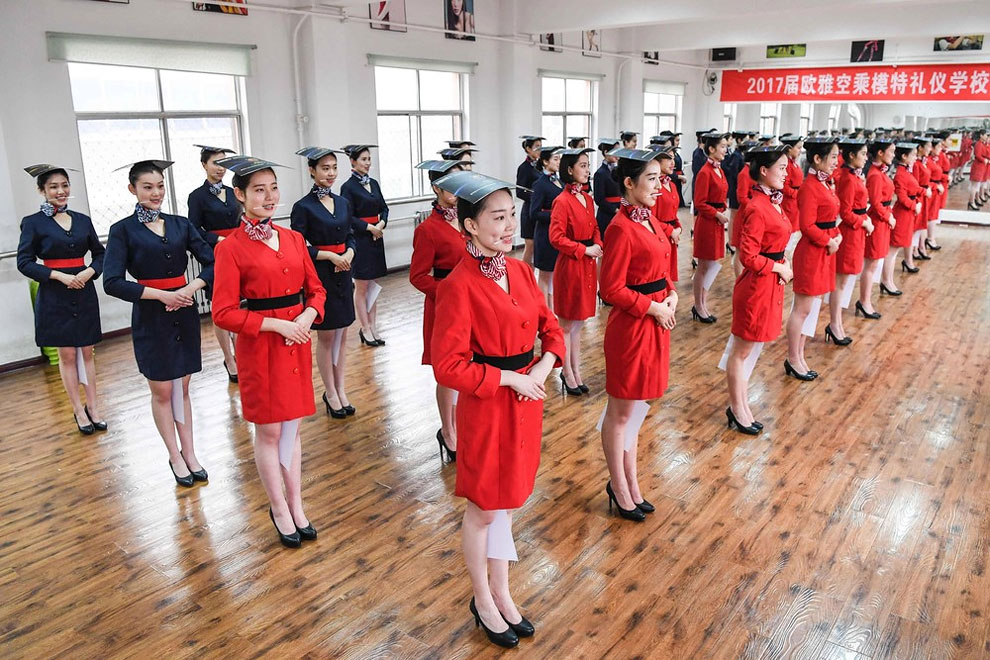 พาชมโรงเรียนสอนแอร์โฮสเตสในจีน เส้นทางสู่การเป็นนางฟ้าสายการบิน ที่ไม่ได้เป็นกันง่ายๆ