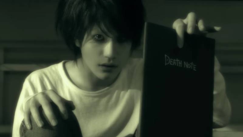 ไม่ขำ!! คุณครูญี่ปุ่นขู่จะเขียนชื่อนักเรียนลงบนสมุด “Death Note” สร้างความหวาดกลัวให้เด็กๆ