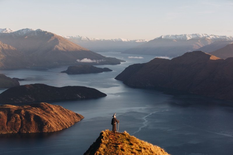 หนุ่มพกชุด “แกนดาล์ฟ” ไปถ่ายรูปด้วย ขณะท่องเที่ยวตามรอย LOTR ในนิวซีแลนด์