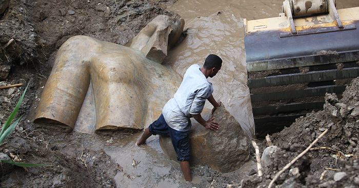 พบรูปปั้นฟาโรห์ Ramses II อายุ 3,000 ปี ซ่อนตัวใต้สลัมอียิปต์ หนึ่งในการค้นพบแห่งประวัติศาสตร์!!