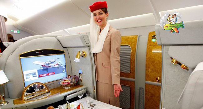 ชั้นเฟิร์สคลาสจาก Emirates Airline สัมผัสความหรูหราอย่างมีระดับ ไม่มีตั๋วเกิน ไม่ไล่ผู้โดยสาร!!