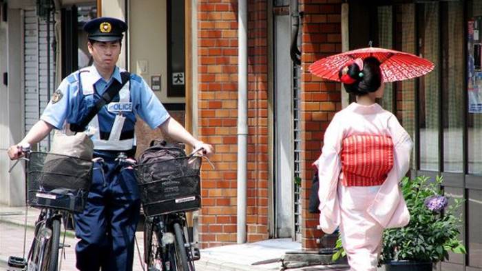 ผลสำรวจผู้คนในประเทศญี่ปุ่น จะถูกตำรวจเรียกตรวจเพียงแค่ 1 ครั้งในช่วง 3 ปี!?