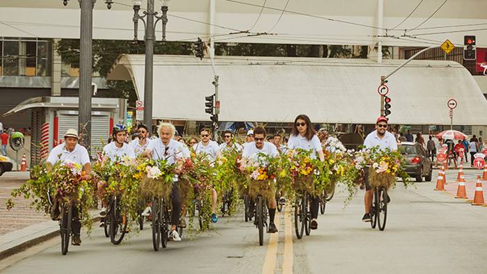 ขบวน ‘จักรยานดอกไม้’ โผล่กลางเมืองเซา เปาโล แจกความสดใสให้กับทุกเช้าและทุกคน!!