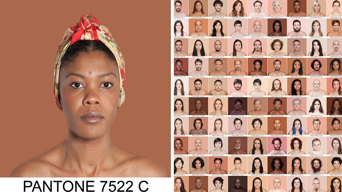 ช่างภาพรวบรวมโทนสีผิวของมนุษย์ บันดาลให้เป็นโมเสกมหึมา สะท้อนการแบ่งแยกสีผิว…