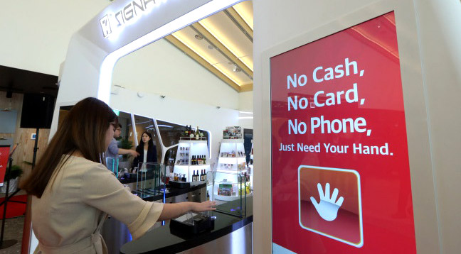 เปิดตัว 7-Eleven Signature จ่ายเงินด้วย “มือเปล่า” ไม่ต้องมีเงินสด บัตรเครดิต หรือมือถือ!!