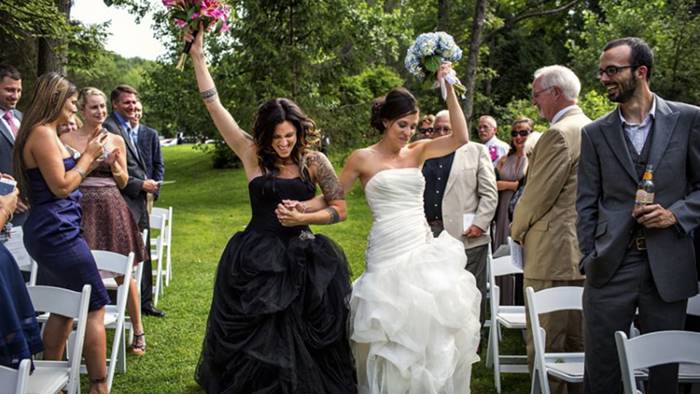 23 ความประทับใจ จากงานแต่งงานของ ‘คนรักร่วมเพศ’ บรรยากาศที่อบอวลไปด้วยความสุข