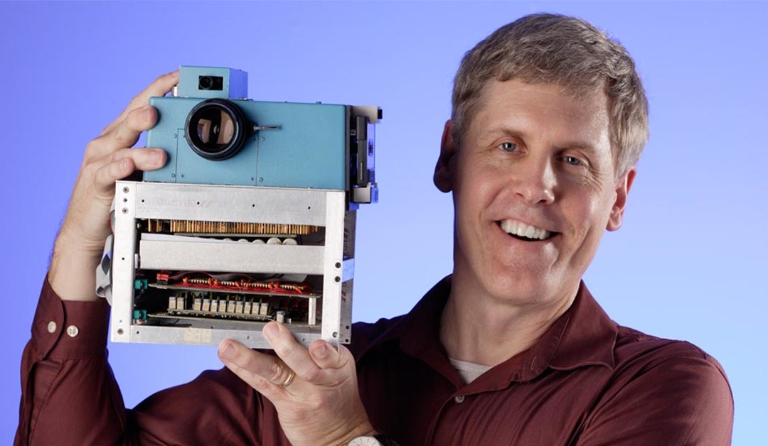 ‘Steve Sasson’ ชายผู้คิดค้นกล้องดิจิตอลคนแรก ทว่ากลับถูกปฎิเสธในยุคเริ่มต้น..!!