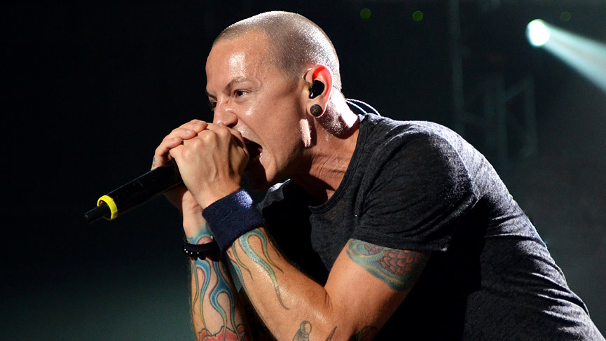 Chester Bennington นักร้องนำ Linkin Park ฆ่าตัวตายปิดฉากชีวิตด้วยวัย 41 ปี
