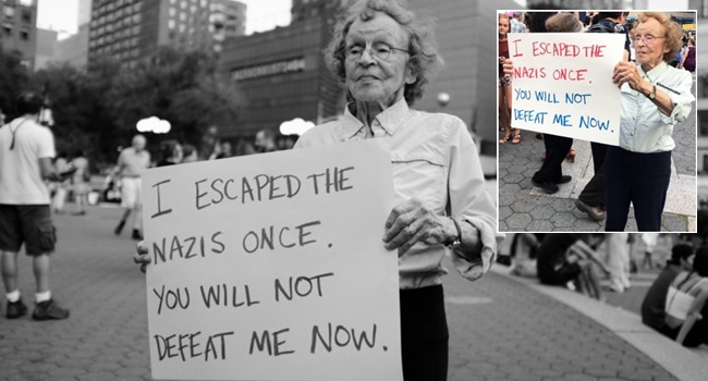 หญิงชราวัย 89 ปี ผู้รอดสงคราม ถือป้ายต่อต้าน ‘ลัทธินาซี’ จากความวุ่นวายใน Charlotteville
