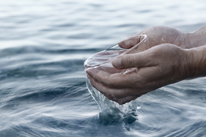 ไขข้อสงสัยว่า “ทำไมเราจึงไม่ควรดื่มน้ำทะเล” เพราะมันอาจทำให้ตายได้ในเวลาอันสั้น