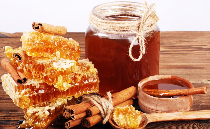 ไขข้อสงสัยทำไม “น้ำผึ้ง” เป็นอาหารชนิดเดียวที่ไม่มีวันบูด แม้จะผ่านไปนานก็ตาม!?