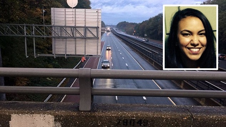 สุดสลด… หญิงสาวเสียชีวิตคาที่ หลังเด็กวัย 12 ขวบกระโดดสะพานลอยตกใส่รถเธอ