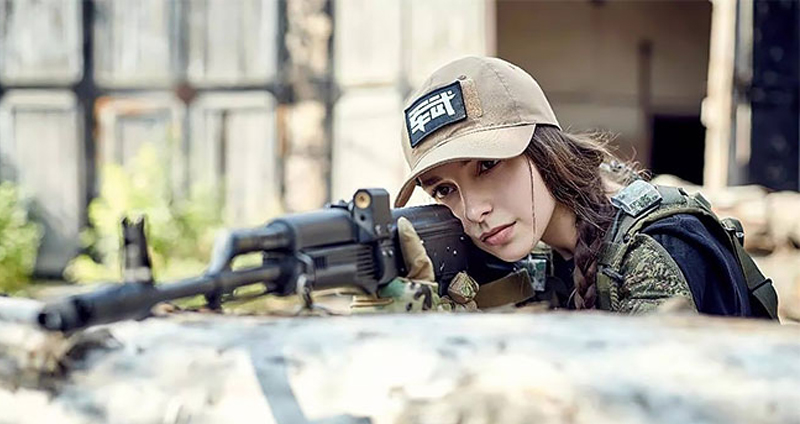 พบกับ Elena Deligioz หญิงที่ขึ้นชื่อว่าคอสเพลย์ ‘ทหาร’ ได้งดงามที่สุดในโลก