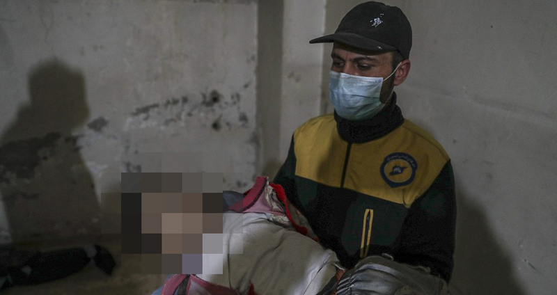 ภาพสุดสะเทือนใจ เหล่าเด็กๆ ที่ตกเป็นเหยื่อถูกแก๊สพิษเล่นงาน หลังกองถูกกองกำลัง Assad บุกโจมตี