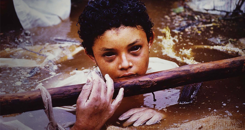 “Omayra Sánchez” ภาพของเด็กผู้เป็นเหยื่อภูเขาไฟระเบิด กับเรื่องราวที่เฉียดแทงลึกไปในใจ