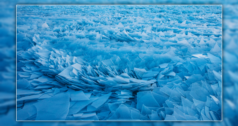 ทะเลสาบมิชิแกนเต็มไปด้วย “เศษน้ำแข็ง” อันสวยงาม หลังน้ำแข็งเริ่มละลาย