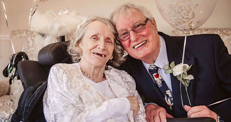 คุณยายเอ่ยปากขอคุณตาแต่งงานในวัย 70 ปี หลังเคยปฏิเสธ ‘คำขอแต่งงาน’เมื่อ 43 ปีที่แล้ว!!
