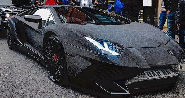 วัยรุ่นรัสเซีย ใช้คริสตัลจาก Swarovski กว่า 2 ล้านเม็ด แต่ง Lamborghini จนมันจ้าซะเหลือเกิ๊น!!