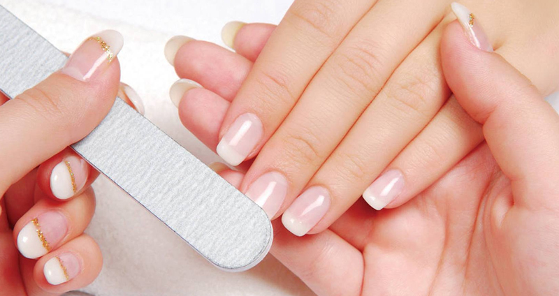 ย้อนรอยหาที่มา “เล็บสไตล์ French Nail” ชื่อฝรั่งเศส แต่ไหงมีต้นกำเนิดจากอเมริกัน!?