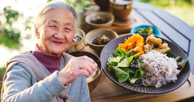 เคล็ดลับทานอาหาร ให้อายุ 100 ปี แบบ “ชาวโอกินาวา” เกาะที่คนอายุยืนสุดในญี่ปุ่น